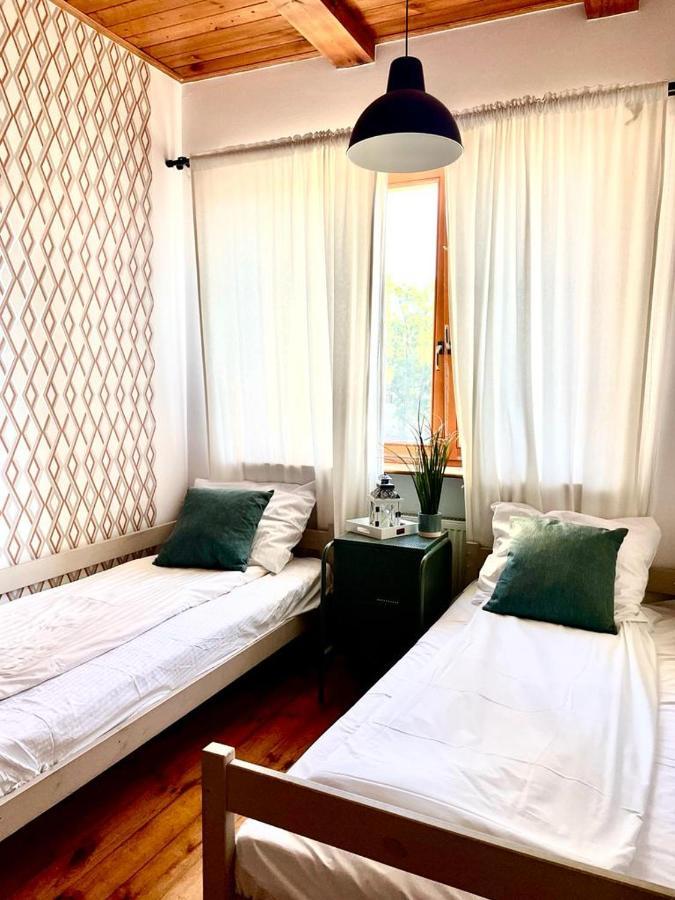 Happy Living Hostel วรอตซวาฟ ภายนอก รูปภาพ