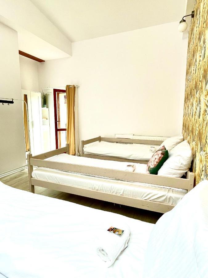 Happy Living Hostel วรอตซวาฟ ภายนอก รูปภาพ