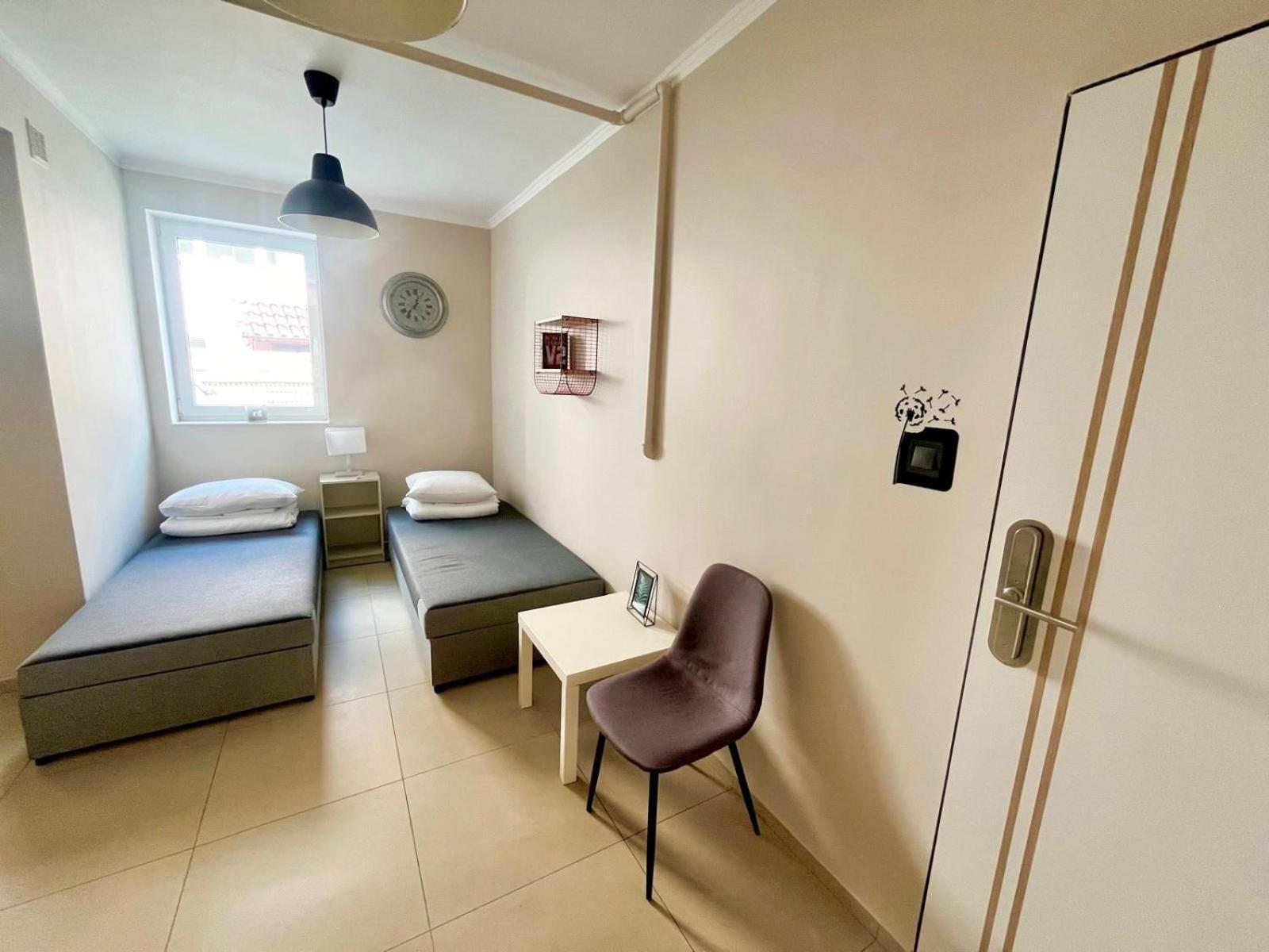 Happy Living Hostel วรอตซวาฟ ภายนอก รูปภาพ